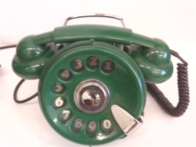 Italian Bobo telephone dark green